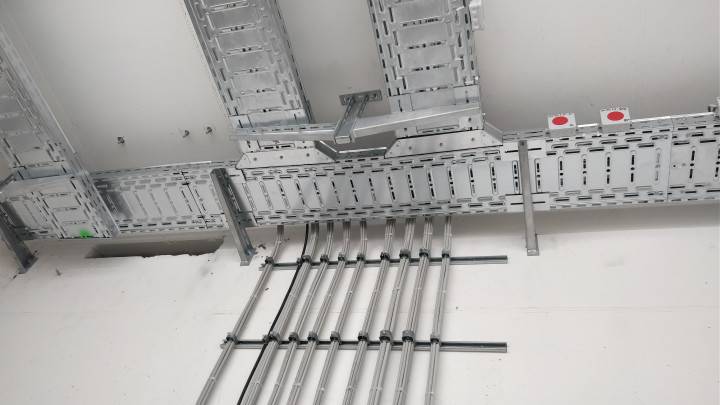 Kabeltrassen und Kabelzug